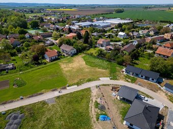 Prodej pozemku 1 213 m2 - Pardubice, Dubany, ev.č. 00658 - 5