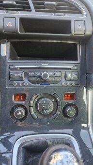 Peugeot 3008 | Nová STK, 1. Majitel, 120tis nájezd - 5