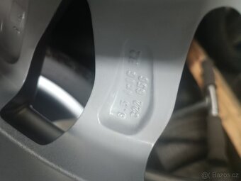 215/60r16 zánovní zimní sada 5x114,3 Hyundai i30 - 5