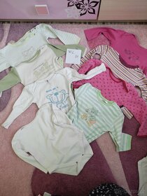 Oblečení a jiné potřeby pro miminko - 5