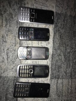 Prodám starou sbírku telefonů - 5