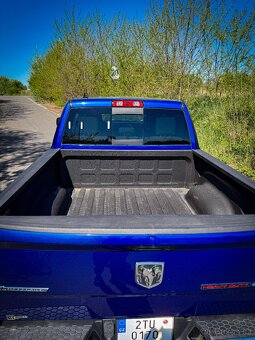 DODGE RAM 5.7 HEMI 4X4 - 5
