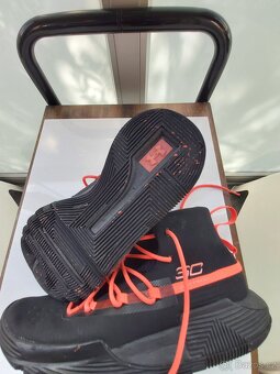 Boty UNDER ARMOUR-SC 3Zero II Nové tenisky - 5