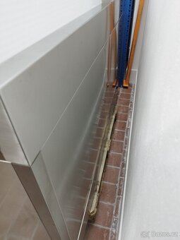 Nerezový stůl kuchyňský, dvířka, police, zásuvky 230V, 200cm - 5