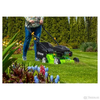 Benzínová sekačka bez pojezdu Fieldmann FZR 4003-79BH - 5