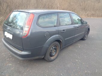 FORD FOCUS KOMBI 1.6 74KW BENZÍN - 5