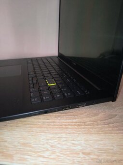 Prodám notebook ASUS Vivobook - 5