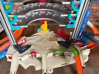 Hot Wheels mega garáž - 5