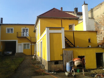 RD s prodejnou potravin v centru obce - 5