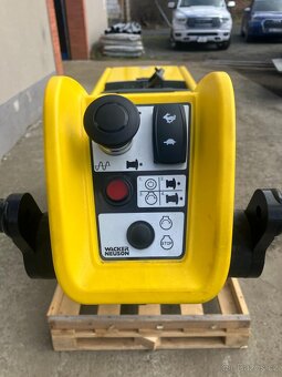 REVERZNÍ VIBRAČNÍ DESKA WACKER NEUSON DPU90 - 5