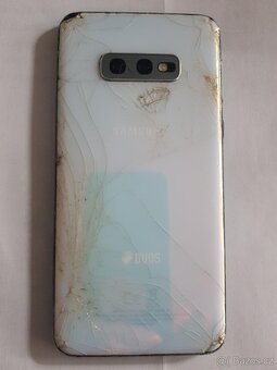 Samsung Galaxy S10e 128gb funkční lehce popraskaný - 5