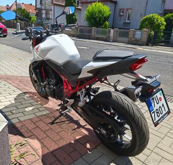 Honda CB750 Hornet - 5