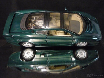 Jaguar XJ220 zelený Maisto 1/18 - 5