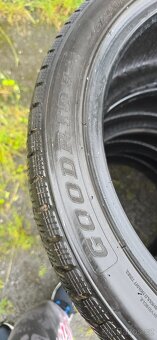 Pneu 245/40/18 M S - 5