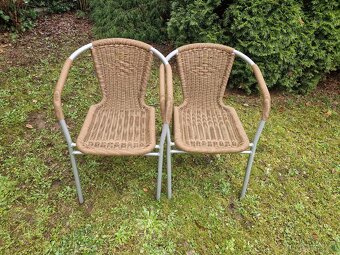 Zahradní stůl a dvě židle - 5