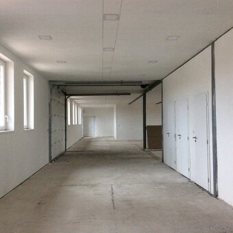 Volná hala 200 M2 v Kochánkách - 5
