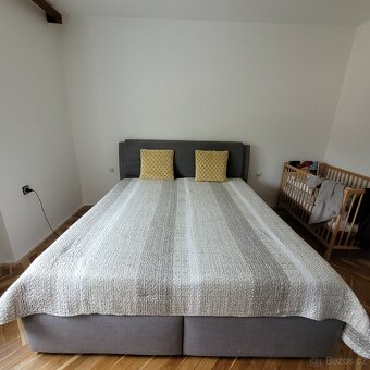 Master King Bed 180x200 – šedá, jako nová
- 5