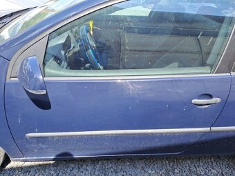 Golf 5. Verze 3 dvere. Predek blatniky kapota maska světla - 5