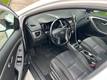Hyundai i30 1,6i - 5
