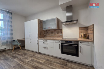 Pronájem bytu 4+1, 117 m², Cheb, ul. Májová - 5