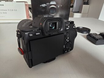 Sony Alfa A7 IV + Tamron 28-200 - 5