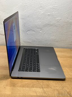 MacBook Pro 16” 2019 CTO/16GB RAM/I7/512GB SSD/ Záruka - 5