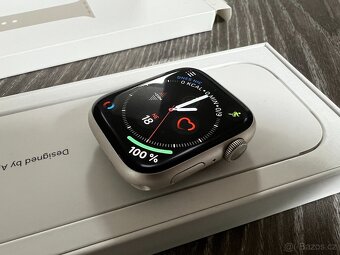 Apple Watch 7. generace 45mm TOP STAV, řemínky nepoužitý. - 5