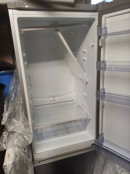 Lednice s mrazákem Beko - 5