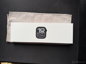 Apple Watch Series 10 – 42 mm (GPS, černý hliník) - 5