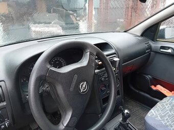 Opel Astra 66KW 1.4 16V rok 2004 - 5