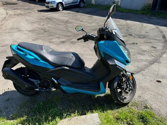 Prodám skútr Maxon Optimus 125 (2022) – najeto 5466 km, nová - 5