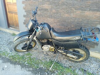 Suzuki DR 600 - 5