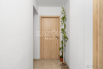 Pronájem zrekonstruovaného bytu 3+kk ( 58m2) s balkónem, uli - 5