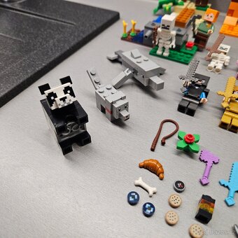 LEGO Minecraft mix minifigurek, doplňků a nových setů - 5