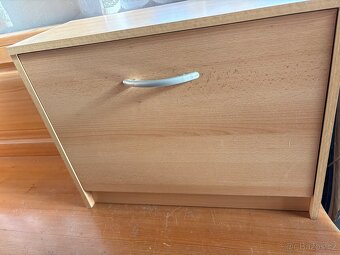 Prodám komody,skříně,kuchyň,botník,rohové sezení z masivu - 5