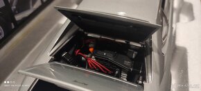 Ferrari Dino 308 GT 4 HotWheels Elite 1:18 - 5