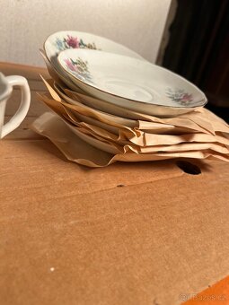 Sada retro šálků s podšálky – Květinový dekor a zlacení - 5