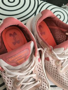 Dámské běžecké boty Under Armour - 5