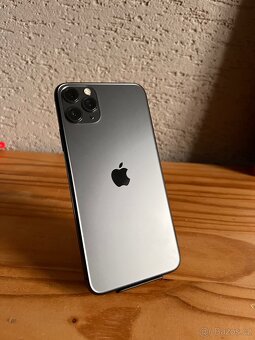 Apple iPhone 11 Pro Max 64 GB šedý - 5