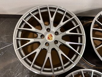original porsche Panamera 976 r21 976044660N - 5