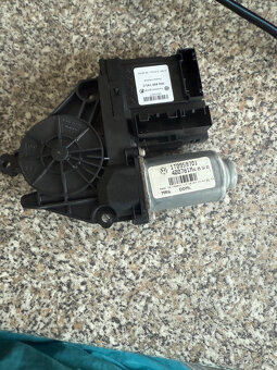 VW Touran motor stahovaci oken pr.str c.d 1T0959701400M - 5