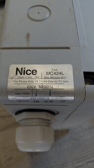 Dvoukřídlá brána s elektrickým pohonem NICE - 5
