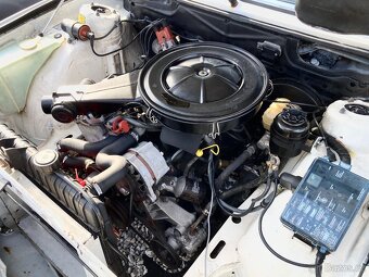 BMW-5 E28 5 Rychlostní - 5