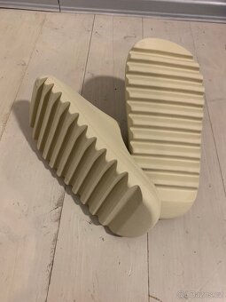 Adidas slide - 5
