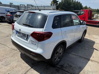 Suzuki Vitara 1.4 hybrid 95kw rv:2021/10 havarované - 5