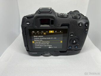 Canon R8 - shutter count 21XX - 5