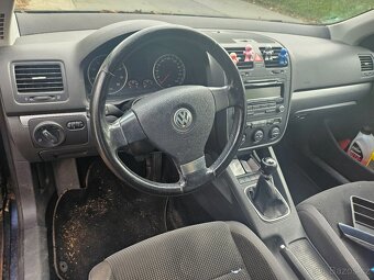 Prodám Volkswagen Golf 5 1,4 TSI - 5