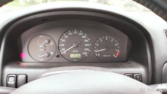 Mazda 323f - 5