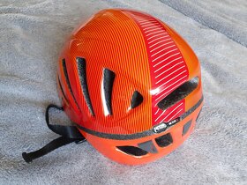NOVÁ HOROLEZECKÁ SKALNÍ PŘILBA PETZL - PŮV.CENA 4.890 - 5
