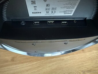 Herní monitor 27" Samsung Odyssey G55C QHD 165Hz - 5